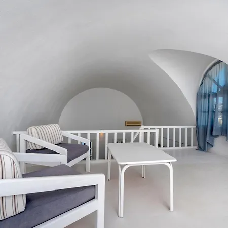 Maistros Village Santorini 5 Star * Karterados (Santorini)