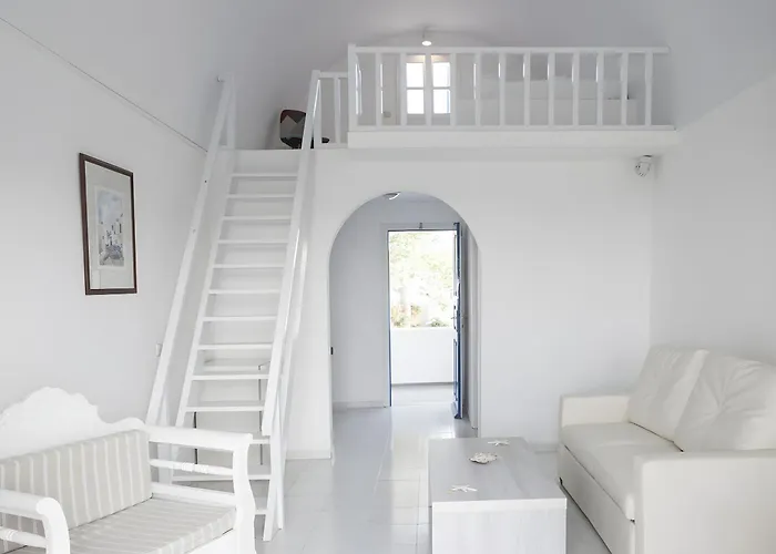 Affittacamere Maistros Village Santorini 5 Star Karterados (Santorini)