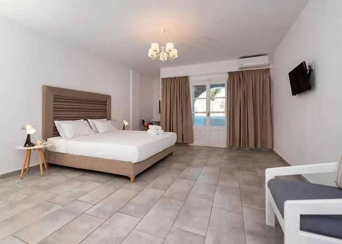 Maistros Village Santorini 5 Star Karterados (Santorini)