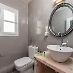 Maistros Village Santorini 5 Star Karterados (Santorini)