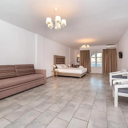 Maistros Village Santorini 5 Star Pensión 3*